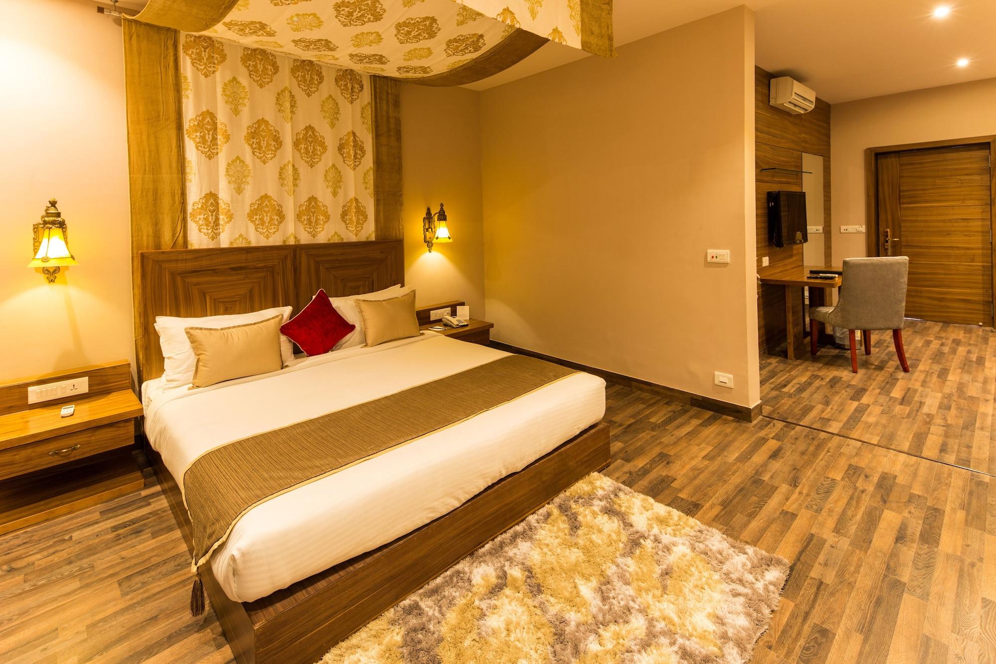 Vesta Palace Hotel 4*