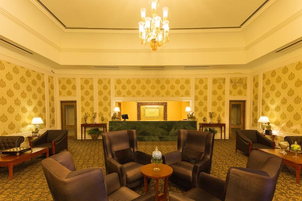 Hotel Vesta Palace