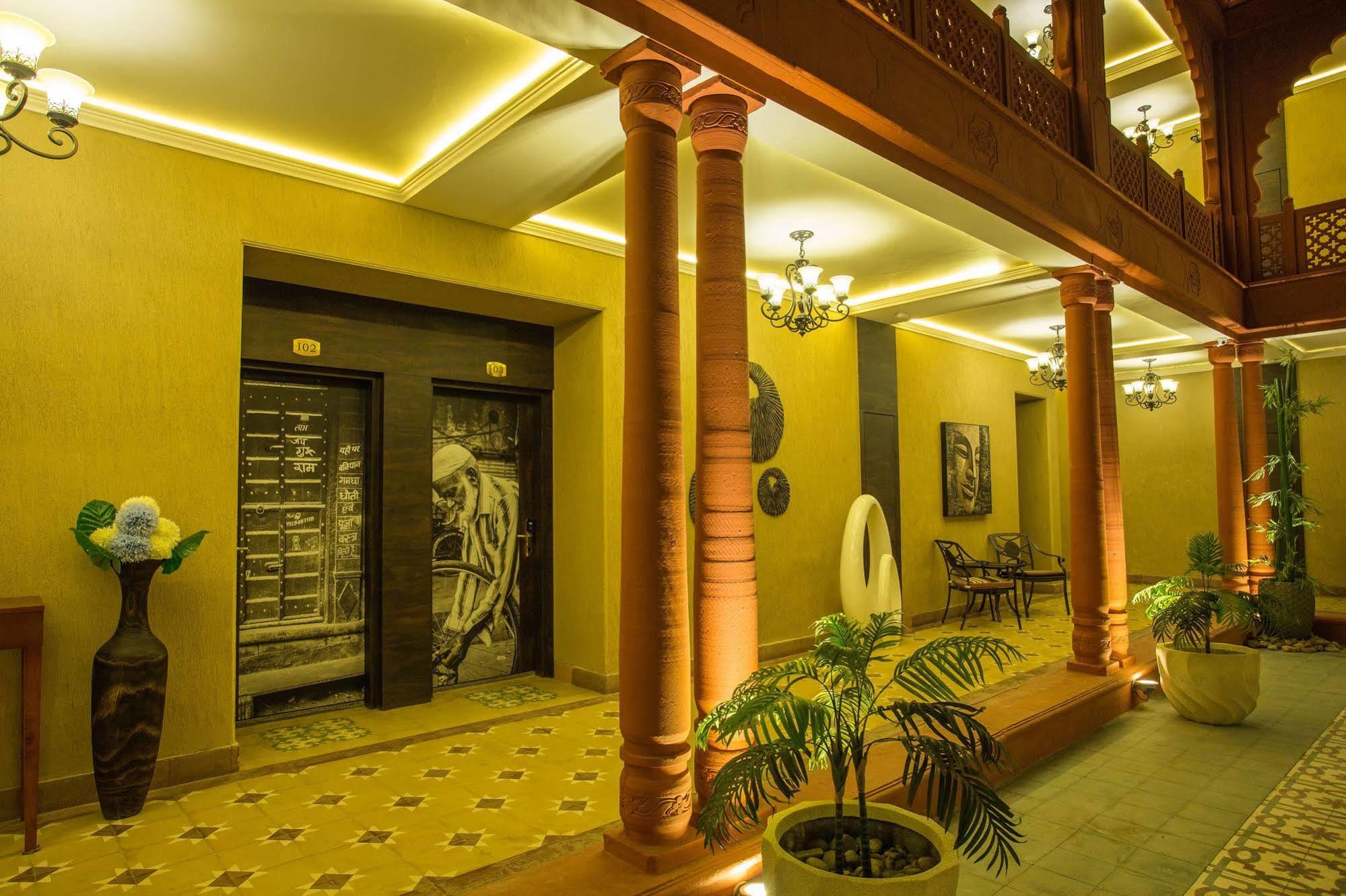 Hotel Vesta Palace