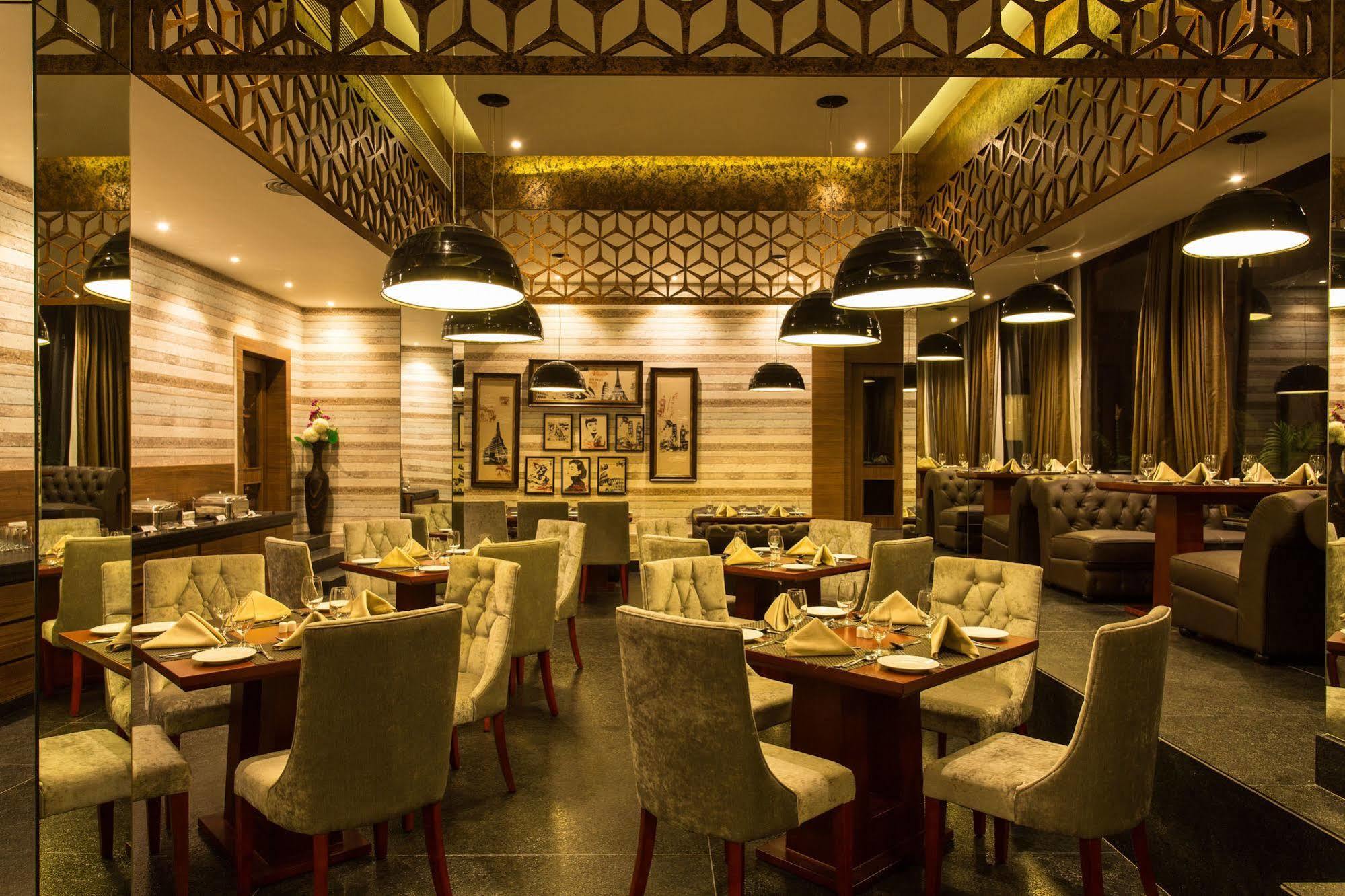 Vesta Palace Hotel 4*