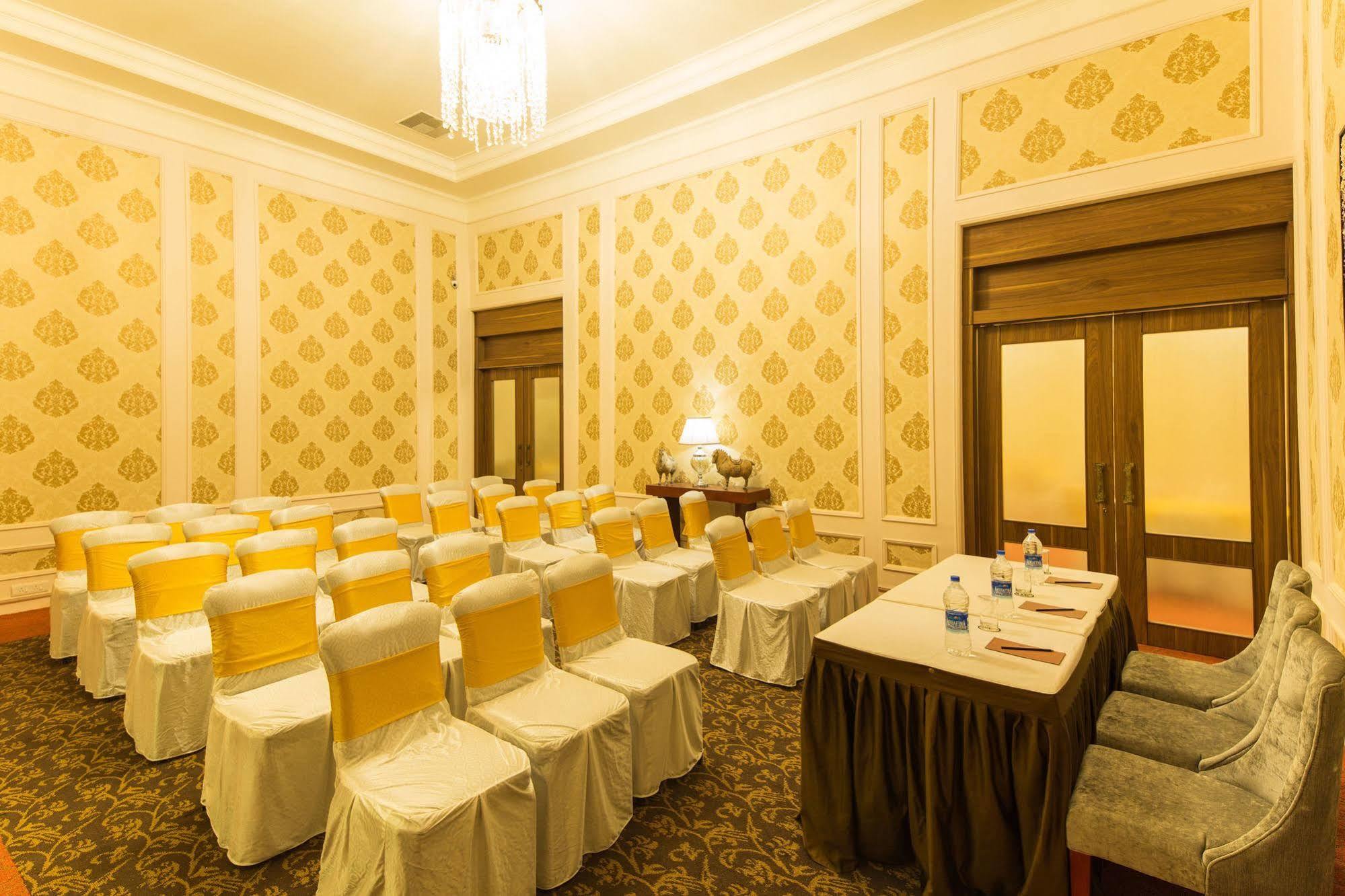 Vesta Palace 4*